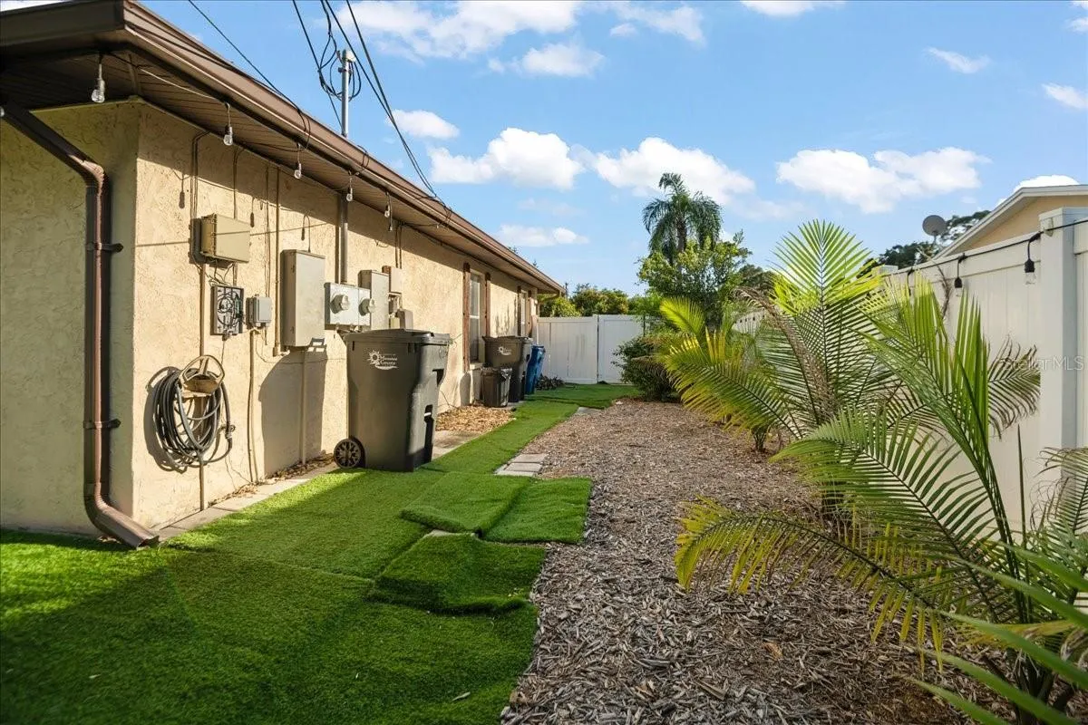 2201 54TH AVENUE DR W