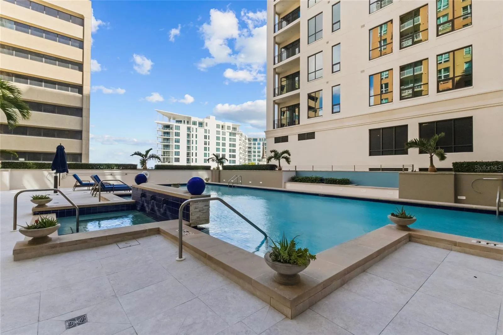 1350 MAIN ST #704 #704