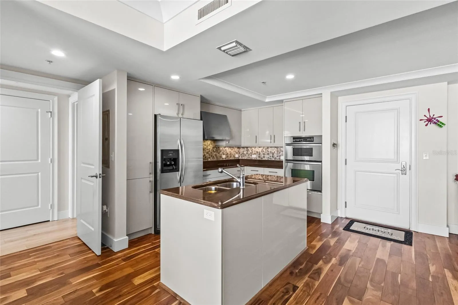 1350 MAIN ST #704 #704