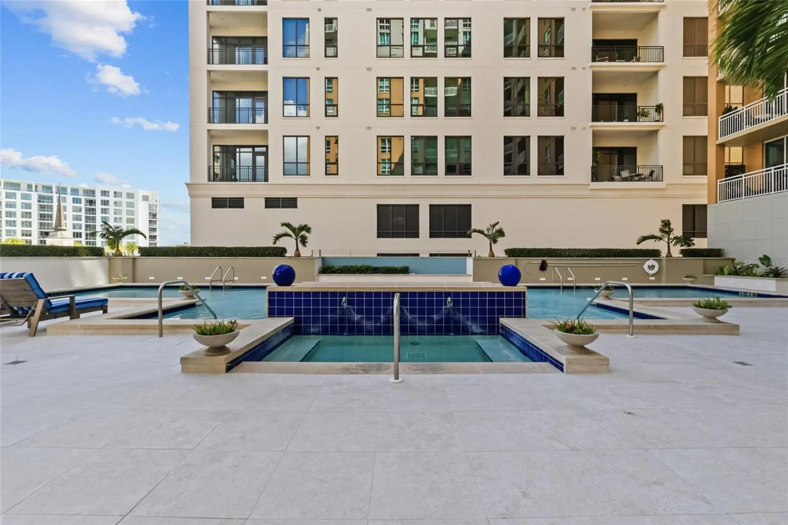 1350 MAIN ST #704 #704