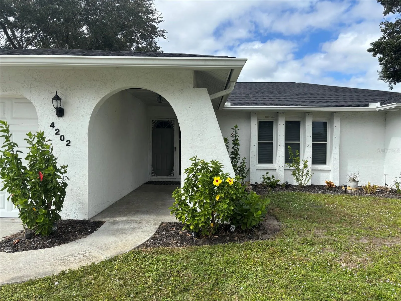 4202 PASADENA CIR