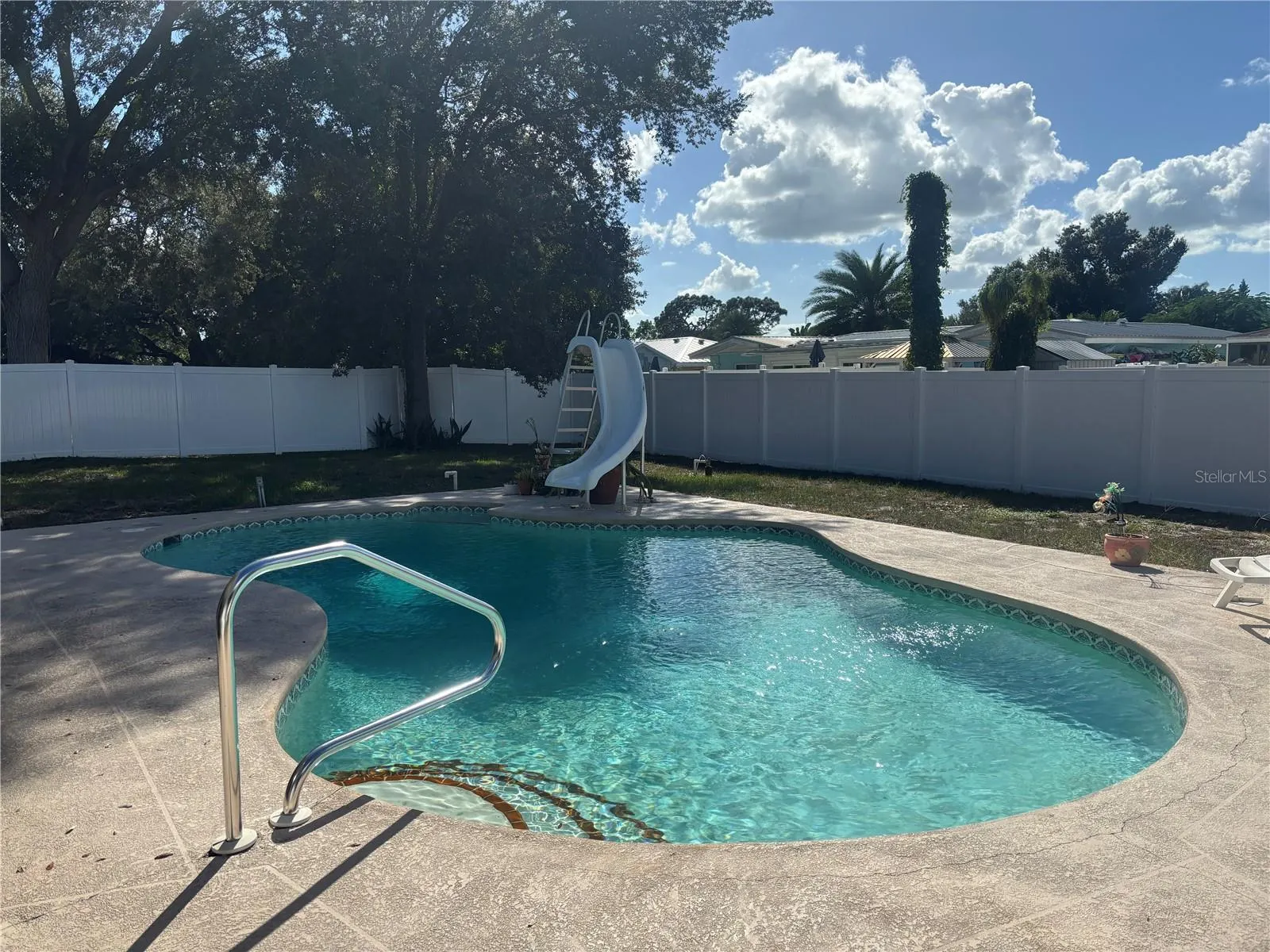 4202 PASADENA CIR