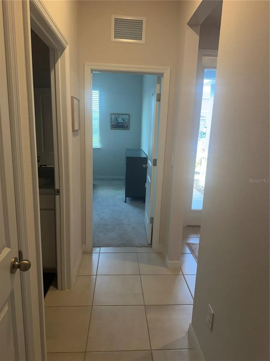 15925 5TH AVE E
