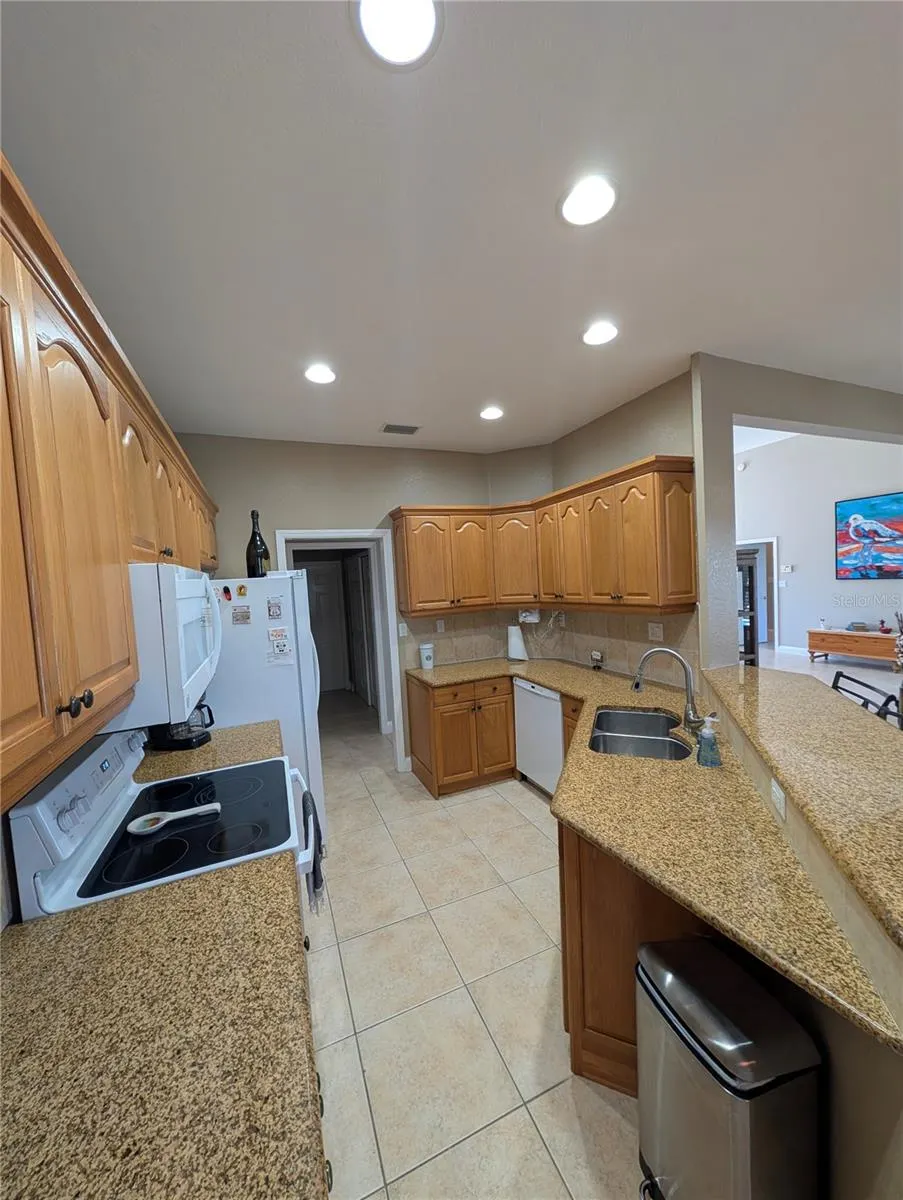 2412 RIO DE JANEIRO AVE