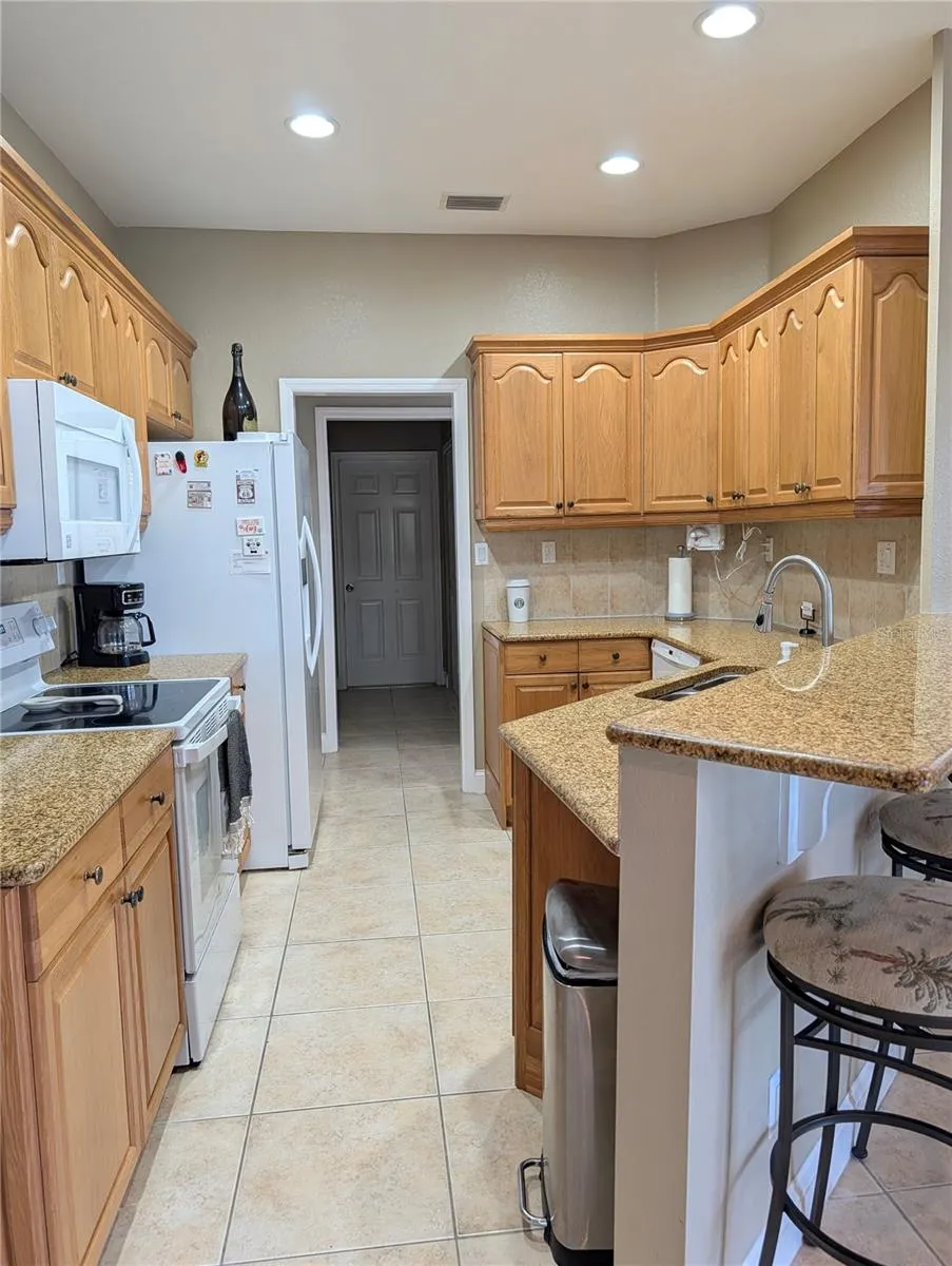 2412 RIO DE JANEIRO AVE