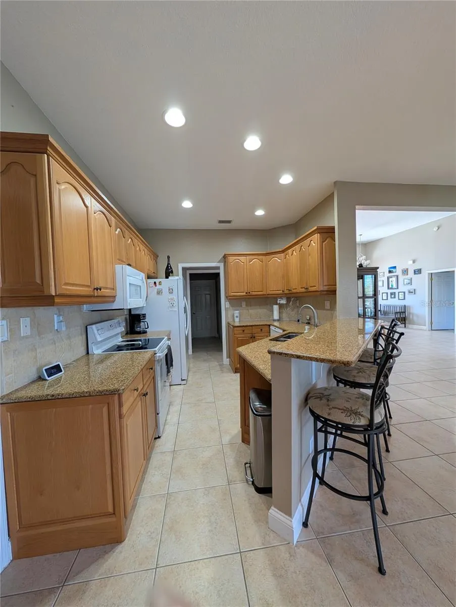 2412 RIO DE JANEIRO AVE