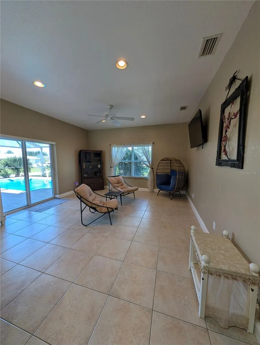 2412 RIO DE JANEIRO AVE