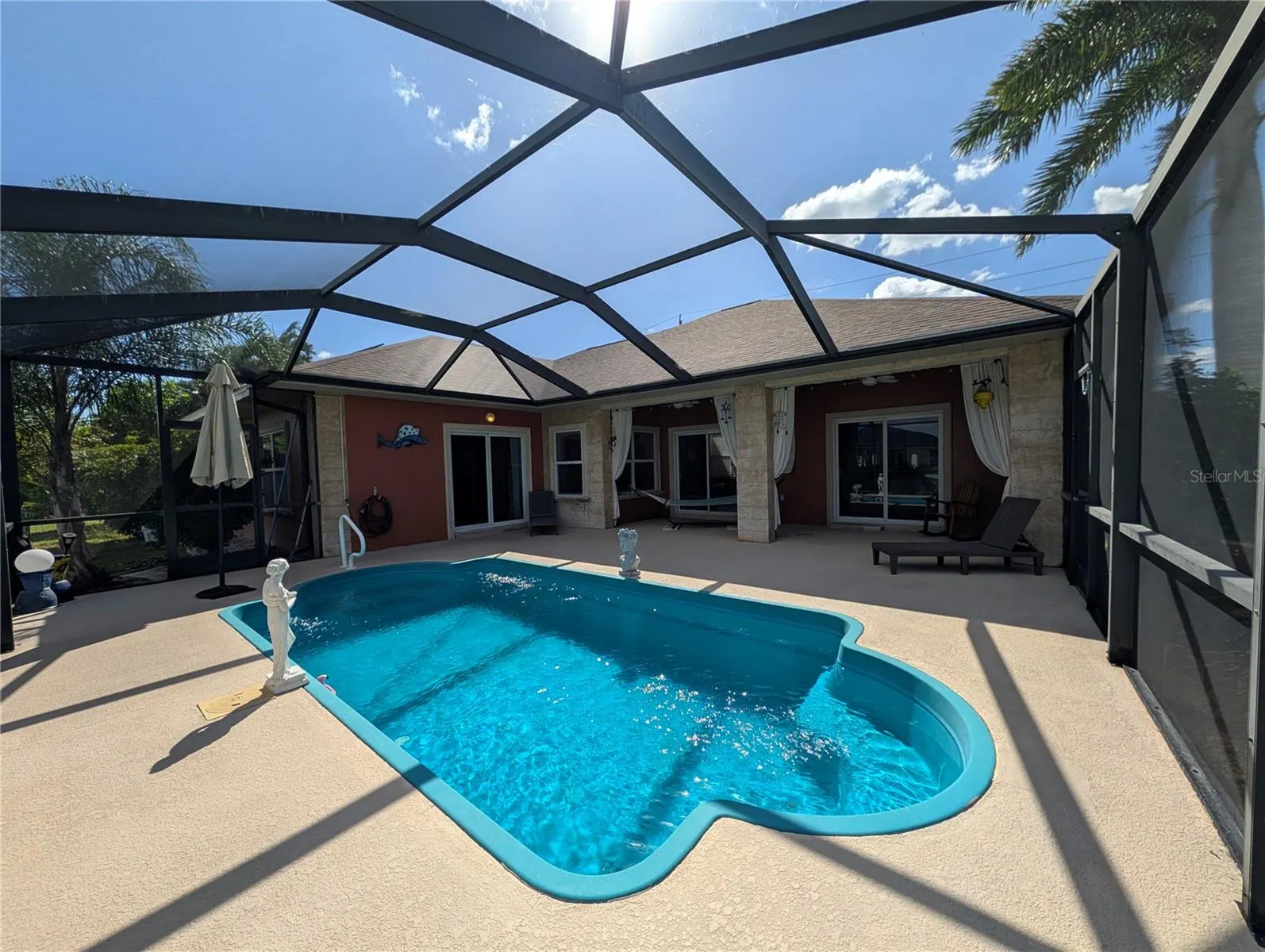 2412 RIO DE JANEIRO AVE