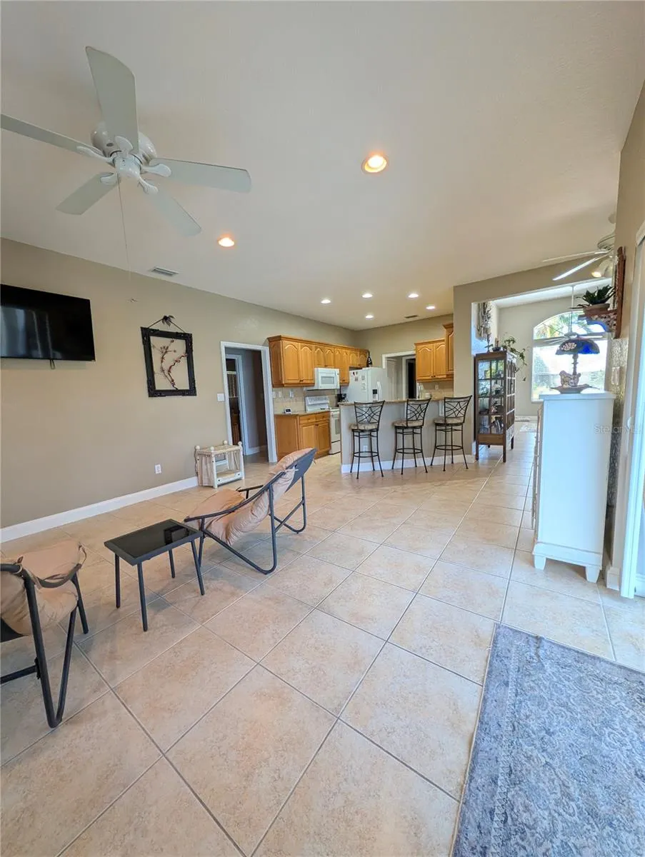 2412 RIO DE JANEIRO AVE