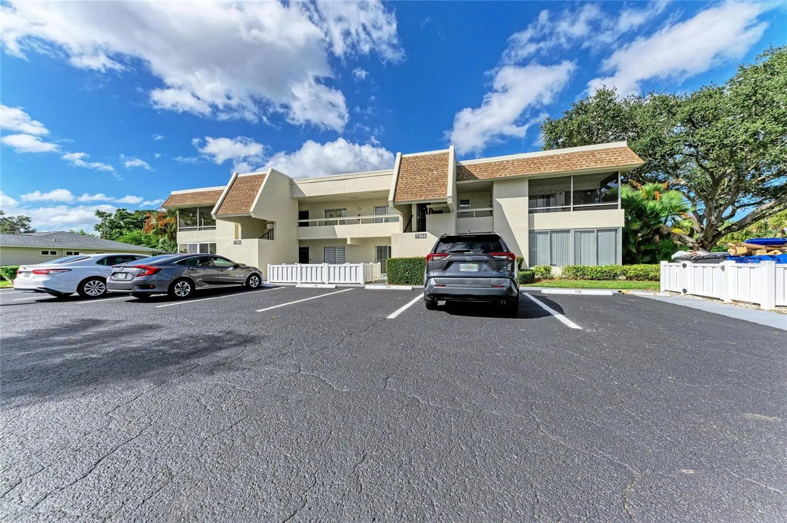 7304 W COUNTRY CLUB DR N #115 #115