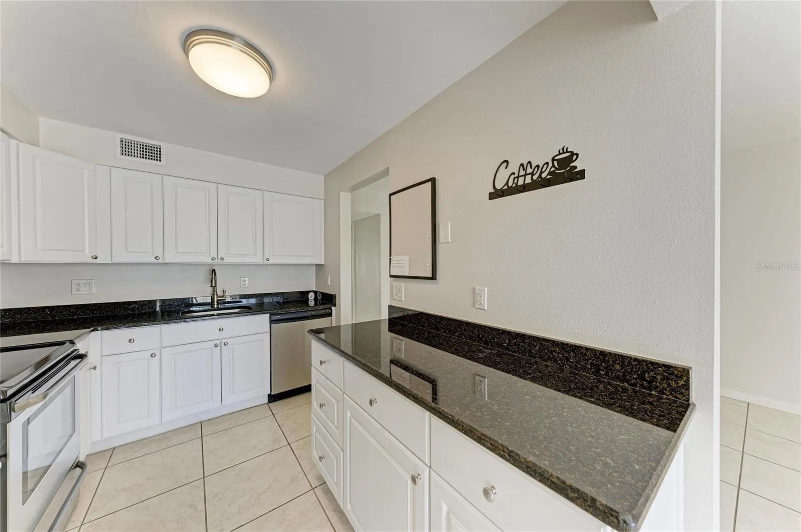 7304 W COUNTRY CLUB DR N #115 #115