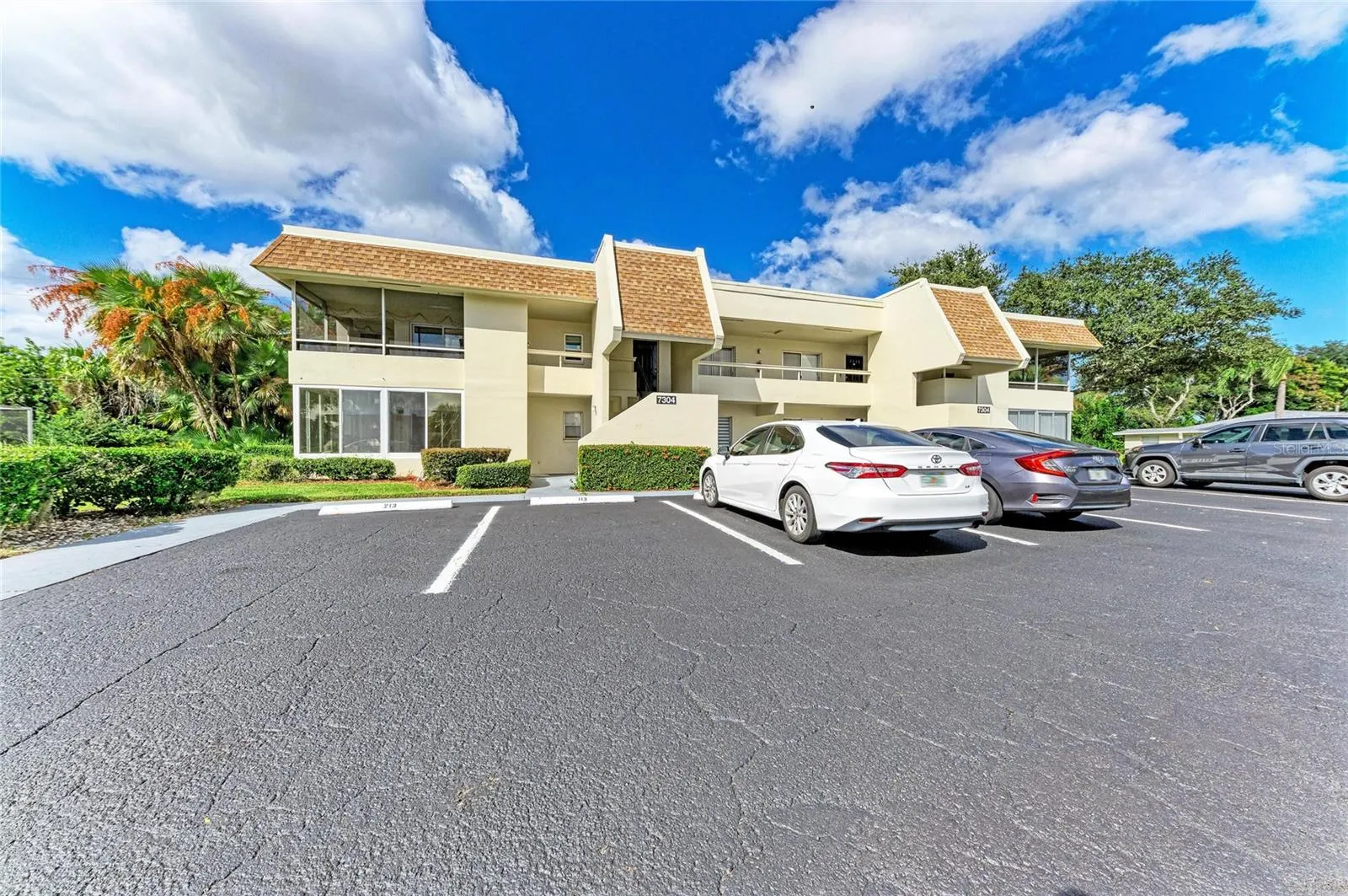 7304 W COUNTRY CLUB DR N #115 #115