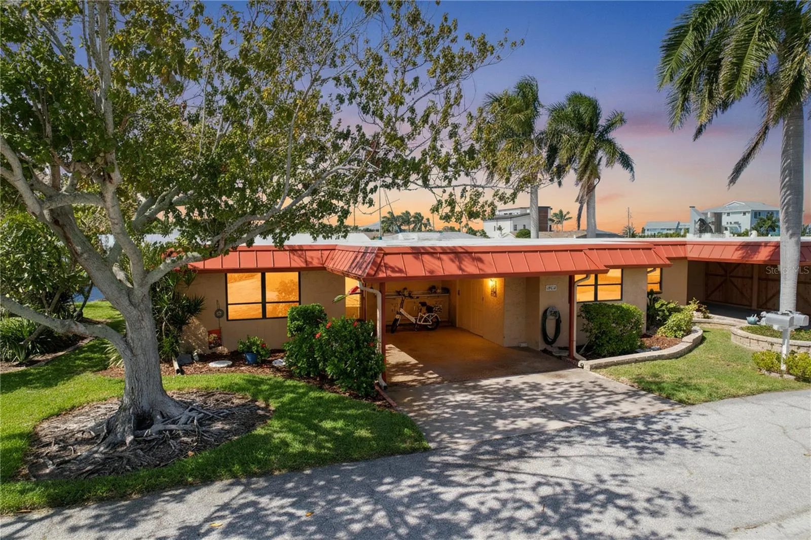 3852 CATALINA DR #127 #127