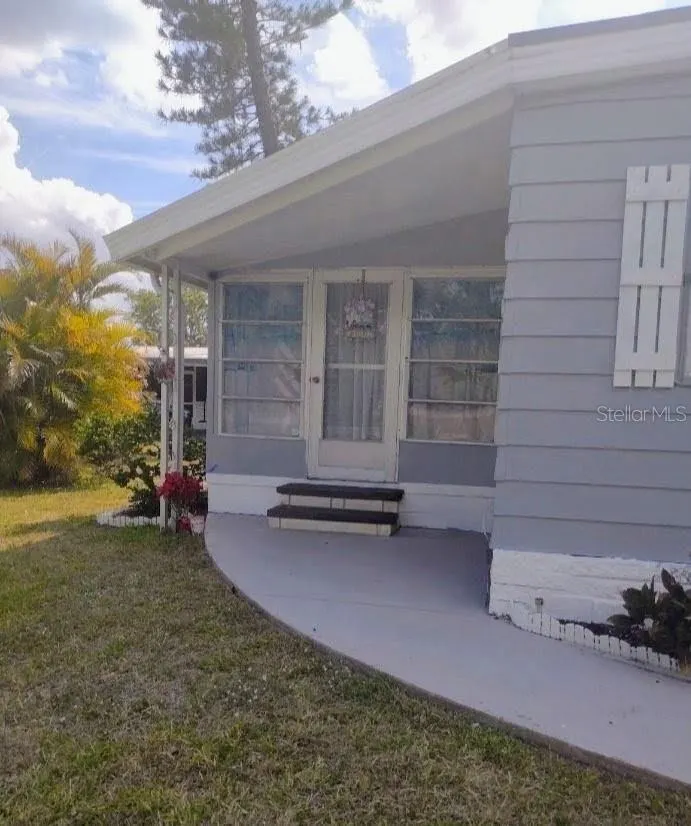 471 HILLCREST LN