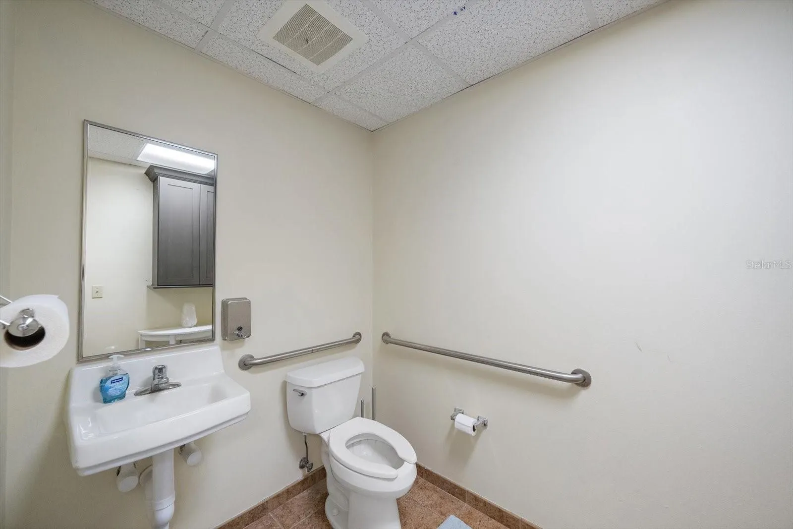 202 RHODES AVE #101 #101