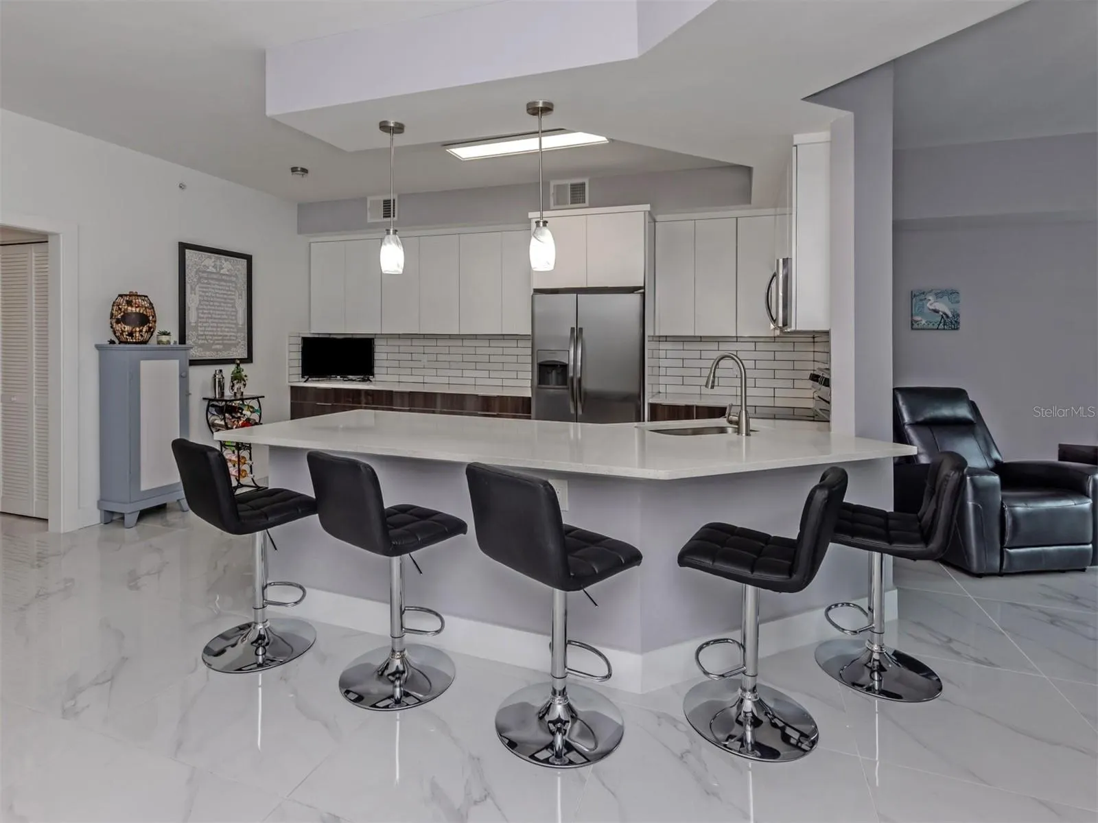 200 GARDENS EDGE DR #212 #212