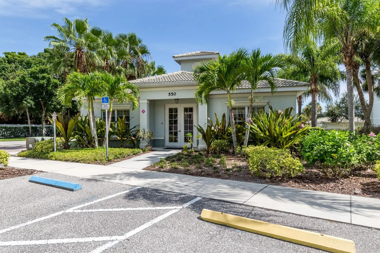 200 GARDENS EDGE DR #212 #212