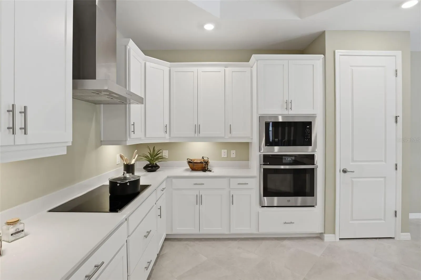 7154 INLET ISLES CT
