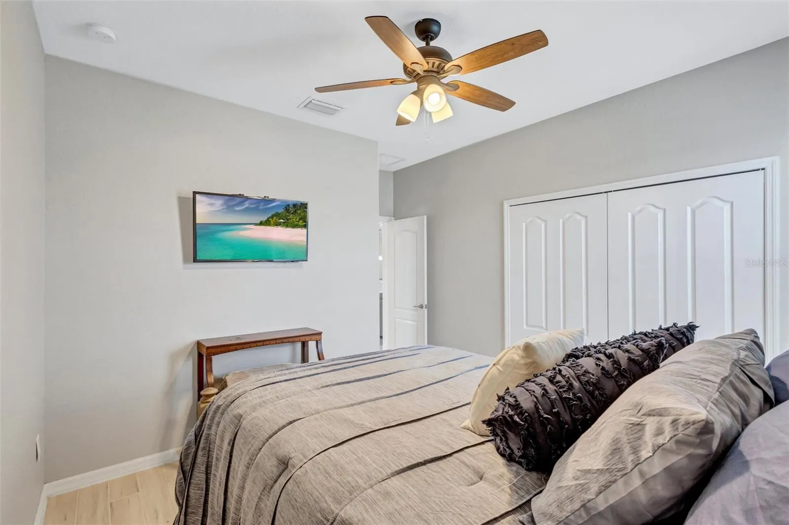 6832 WILD LAKE TER