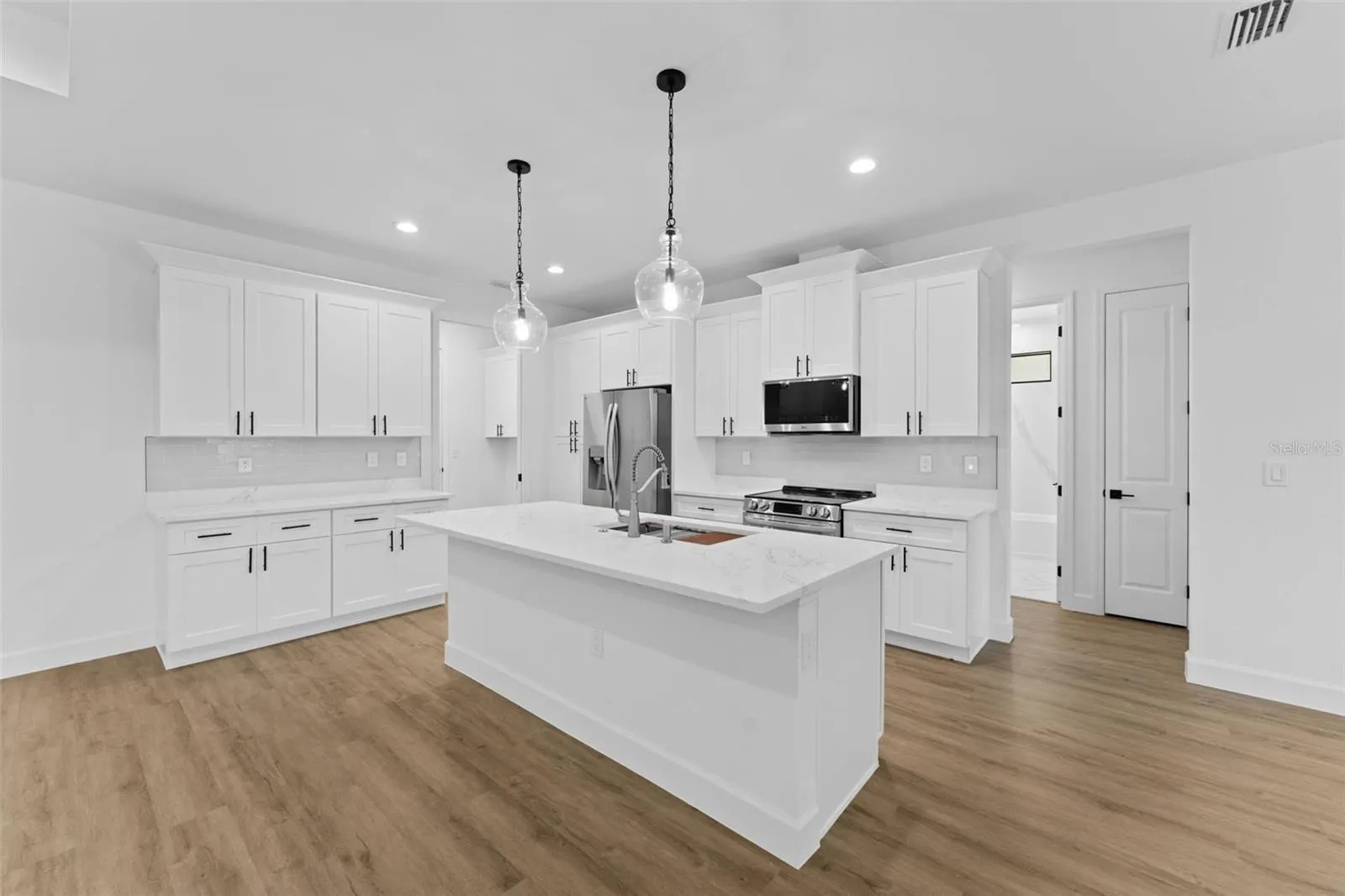 2426 CHIPLEY AVE
