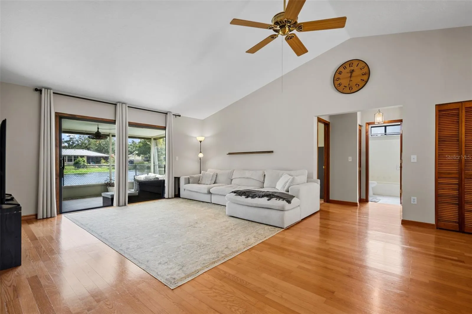 8012 LAKE DR
