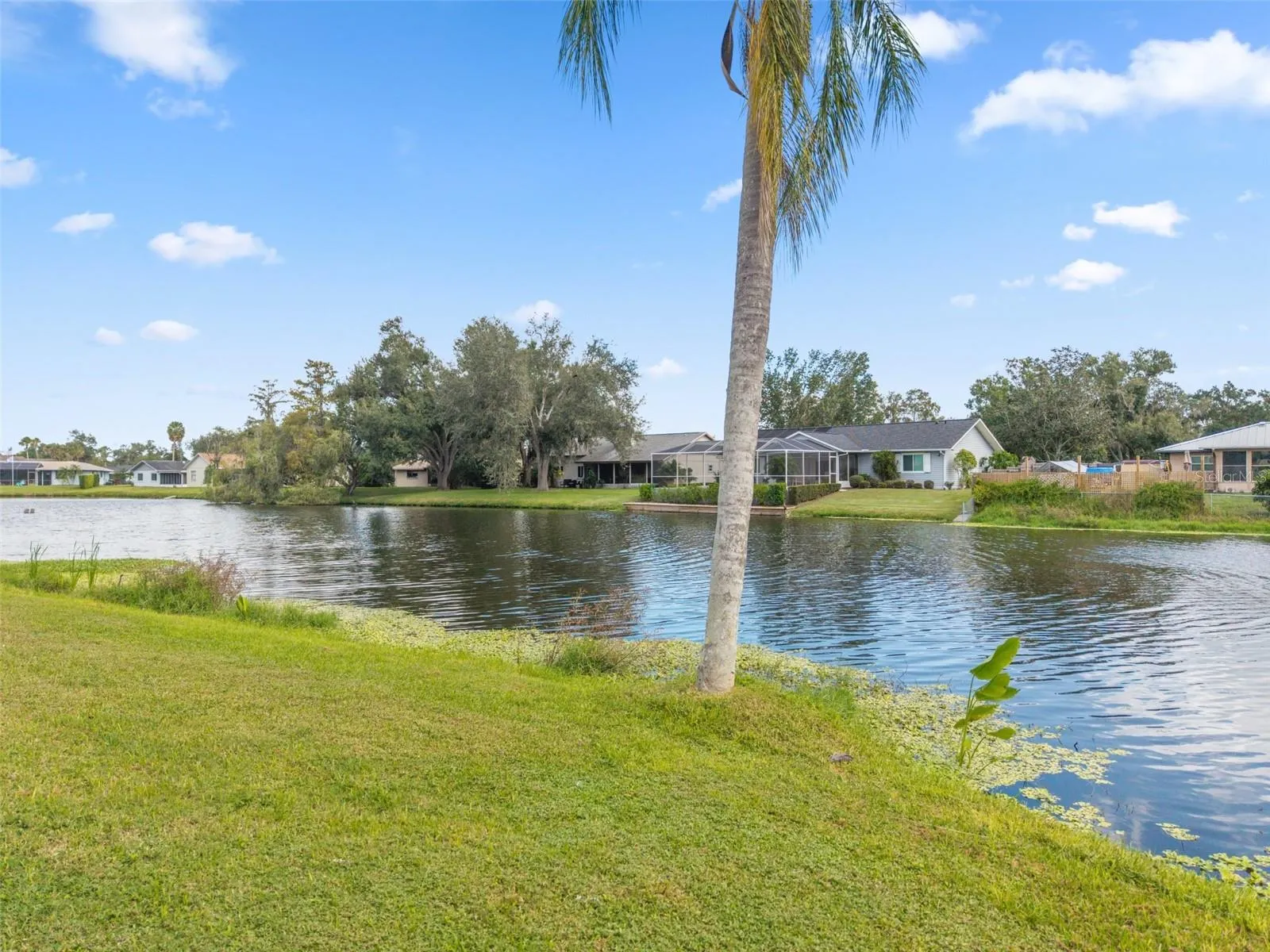 8012 LAKE DR