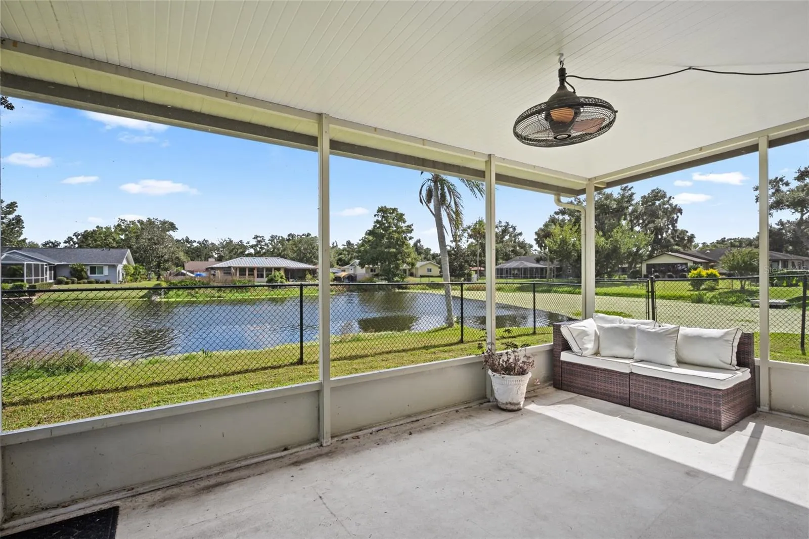 8012 LAKE DR
