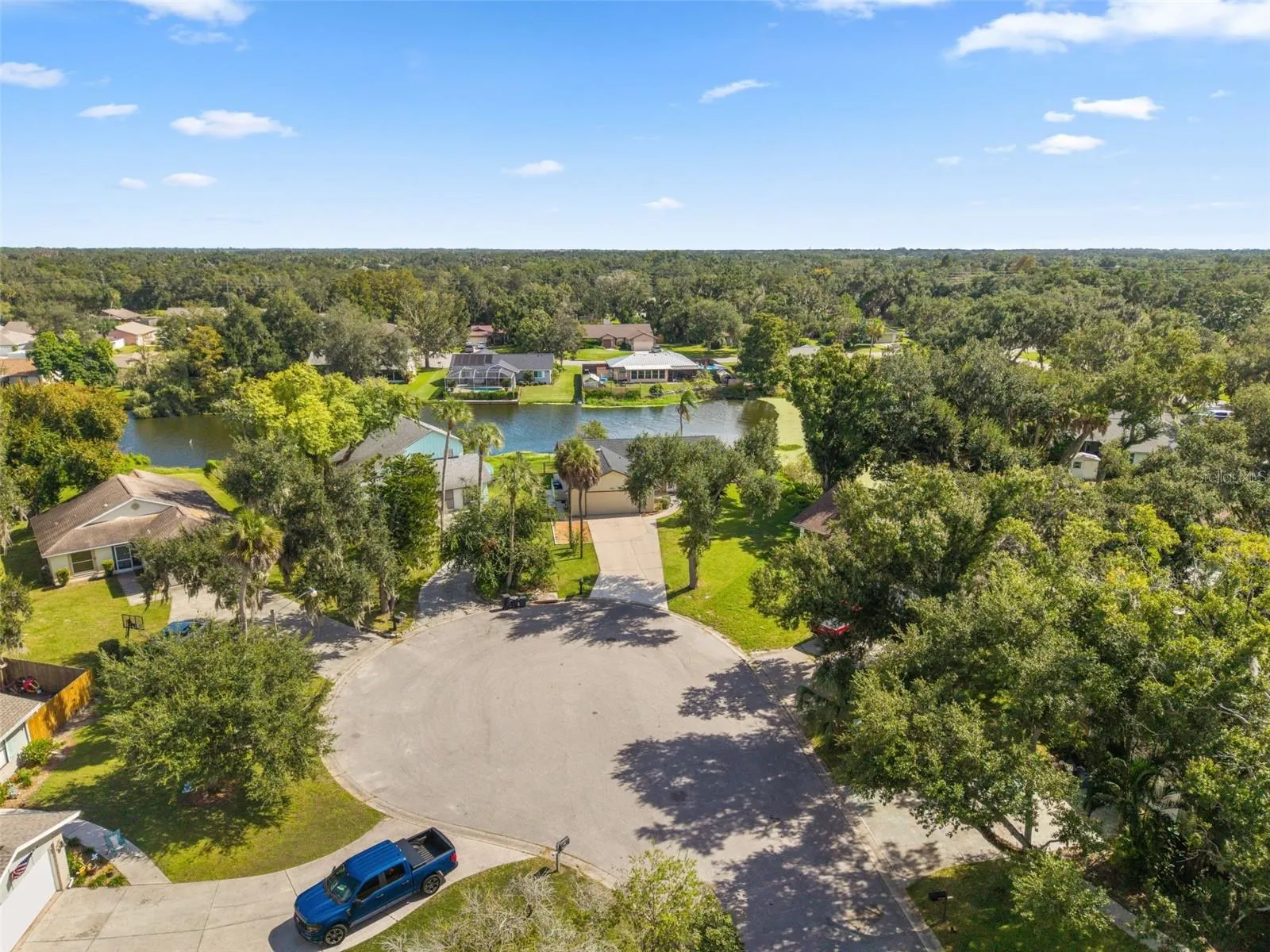 8012 LAKE DR