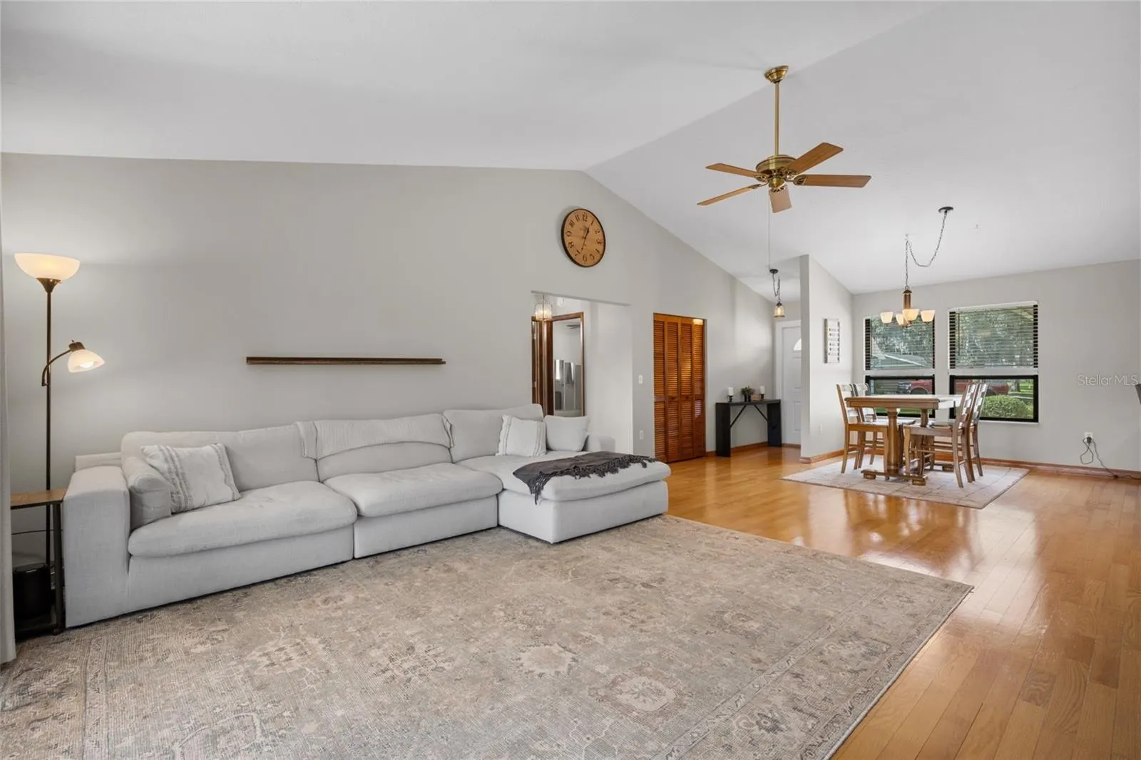 8012 LAKE DR
