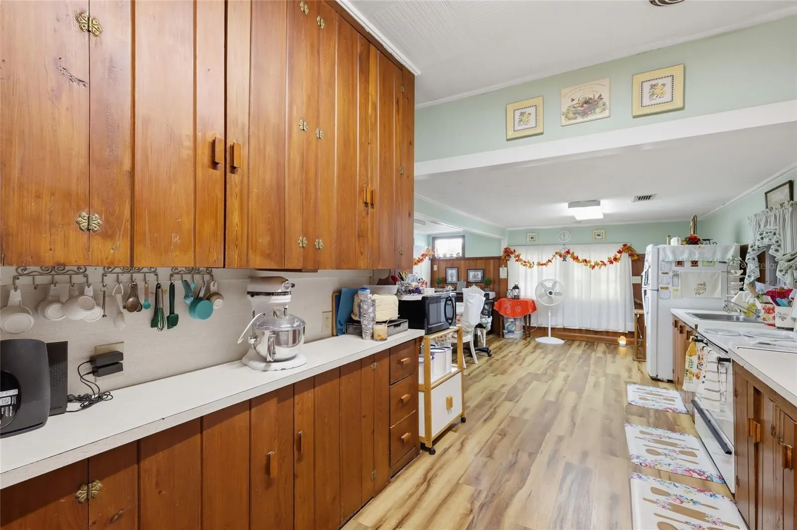 1601 6TH ST W
