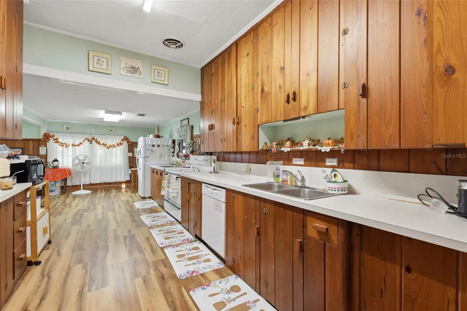 1601 6TH ST W