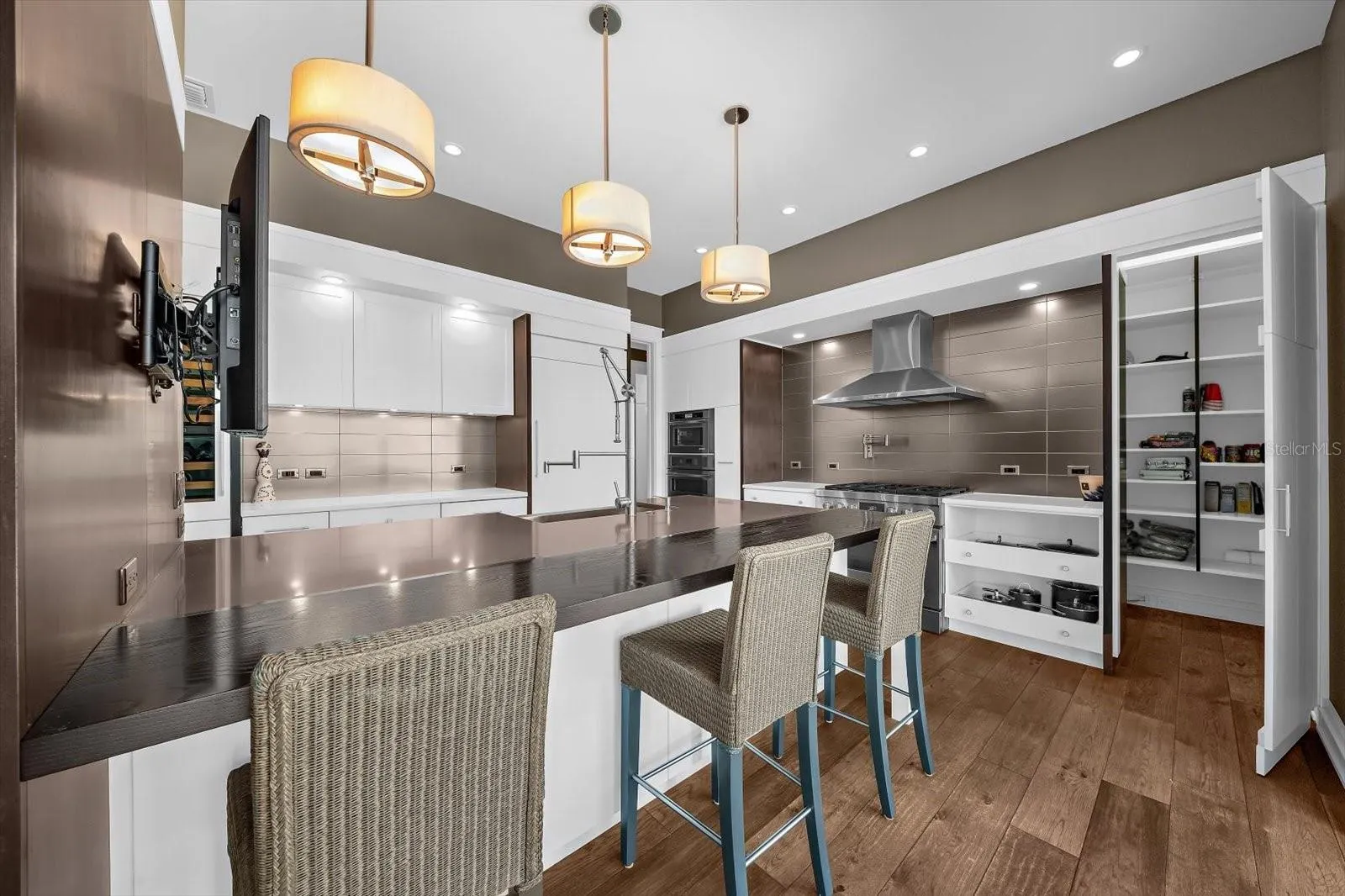 1207 SHARSWOOD LN