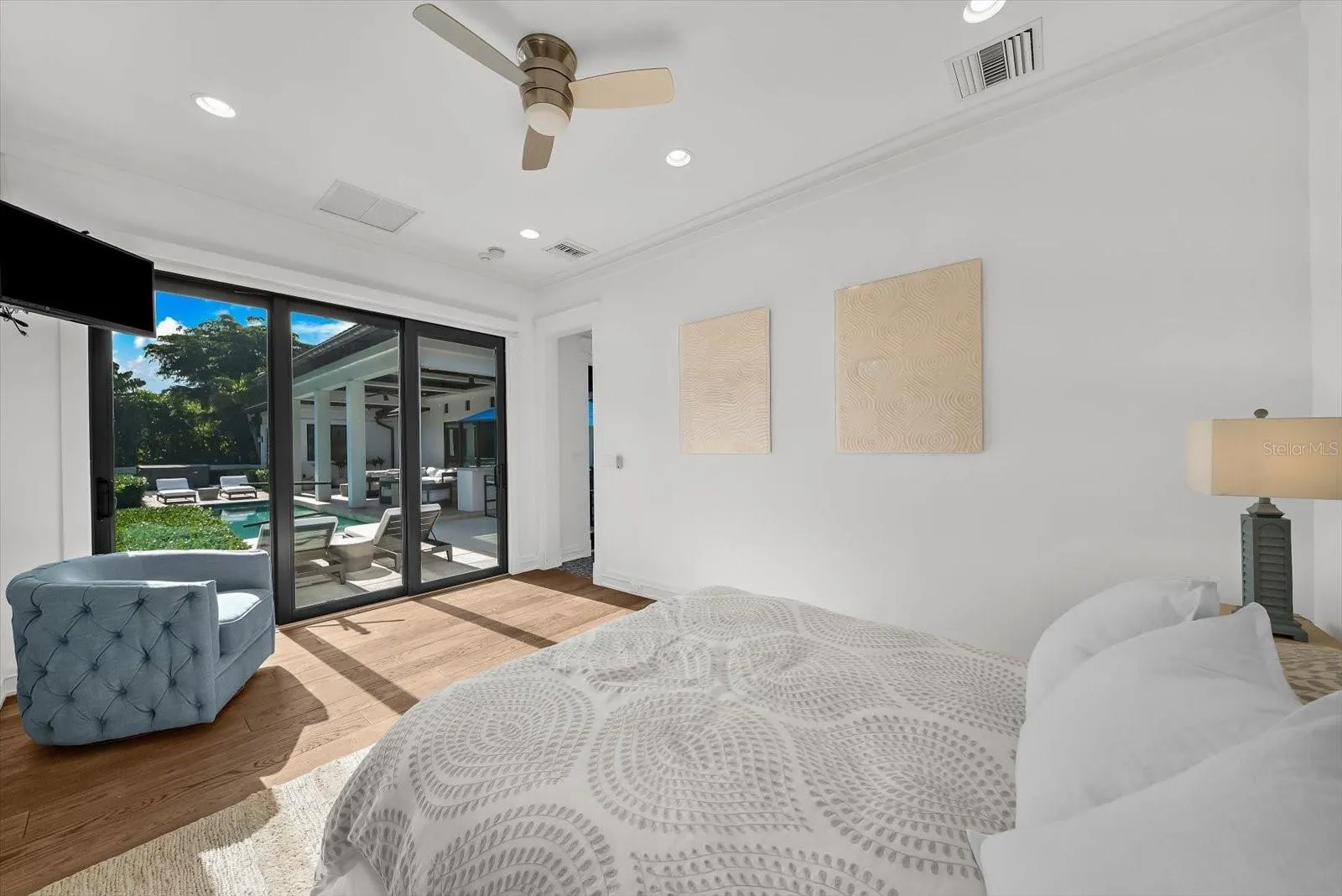 1207 SHARSWOOD LN