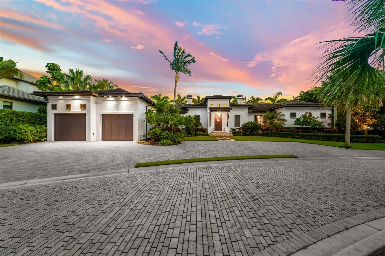 1207 SHARSWOOD LN