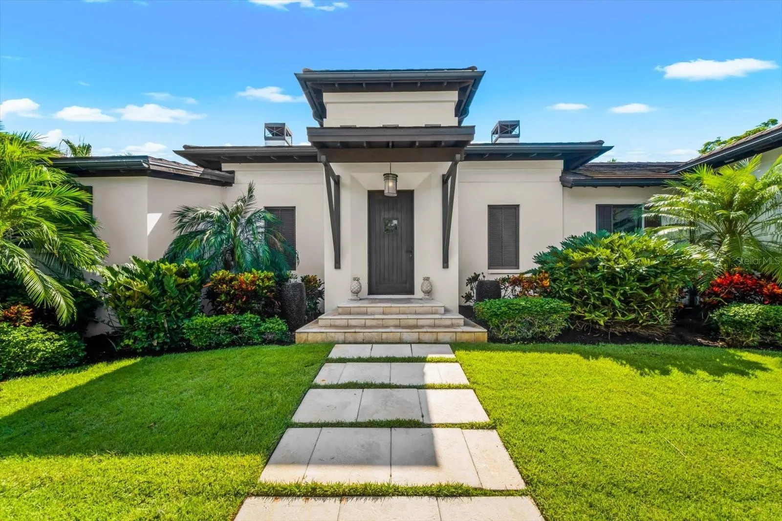 1207 SHARSWOOD LN