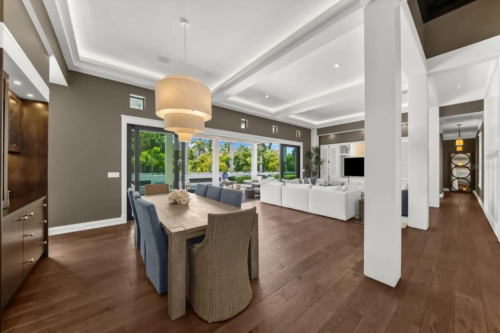 1207 SHARSWOOD LN