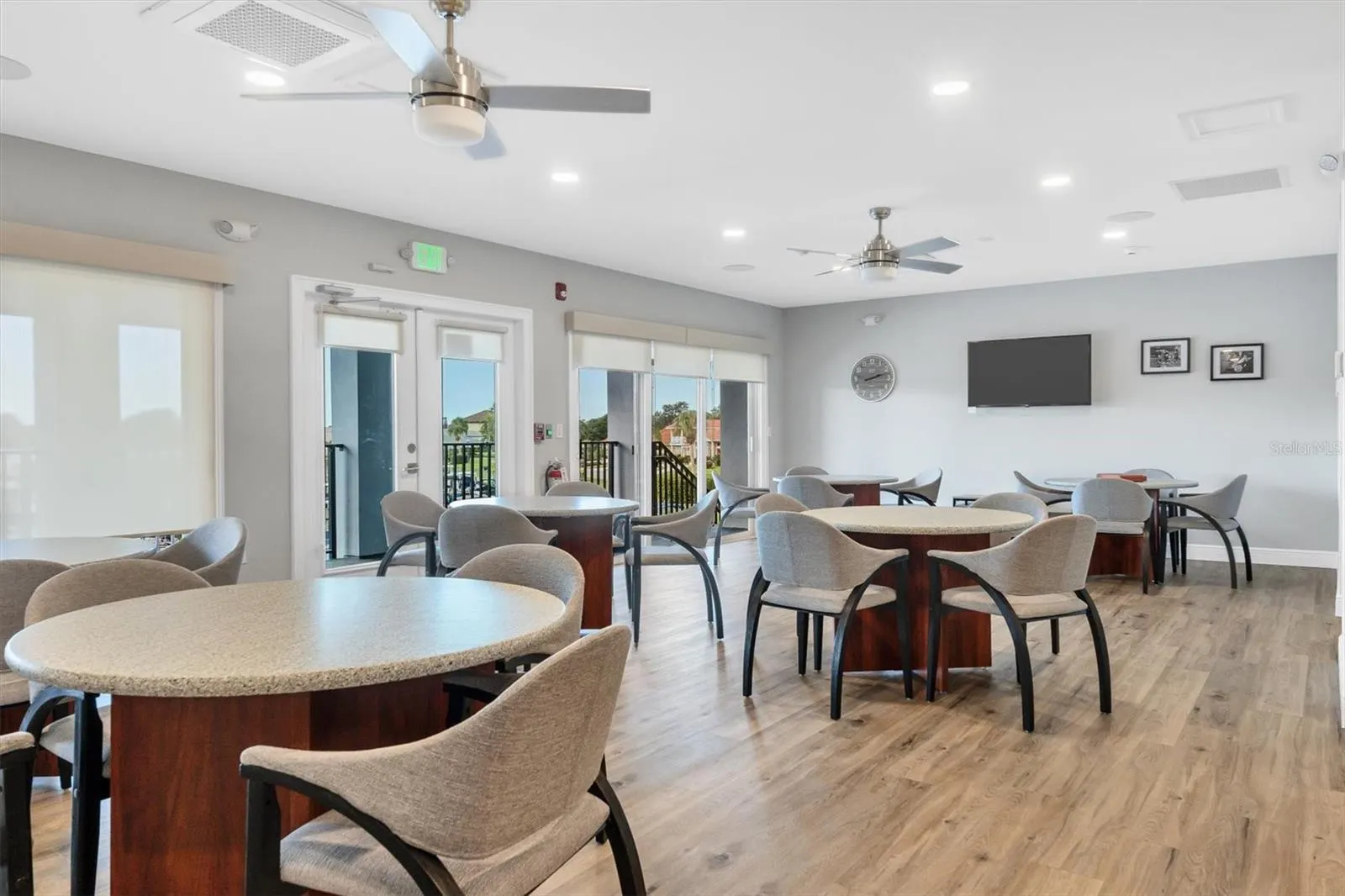242 LOOKOUT POINT DR