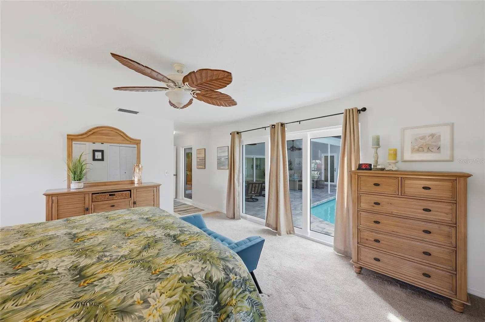 242 LOOKOUT POINT DR