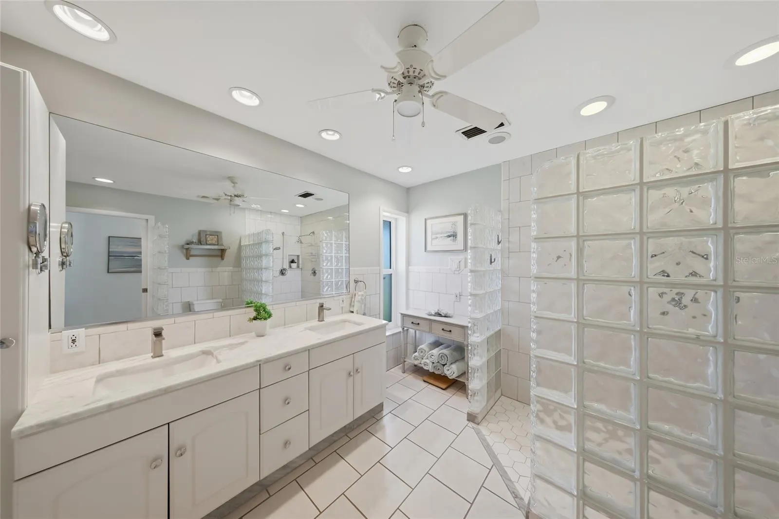 242 LOOKOUT POINT DR