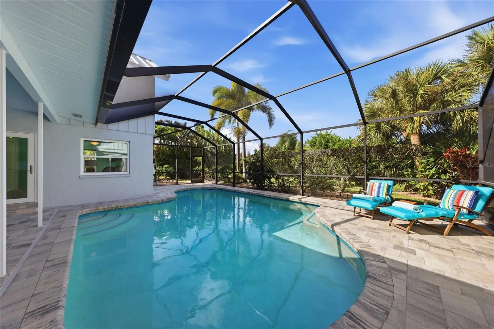 242 LOOKOUT POINT DR