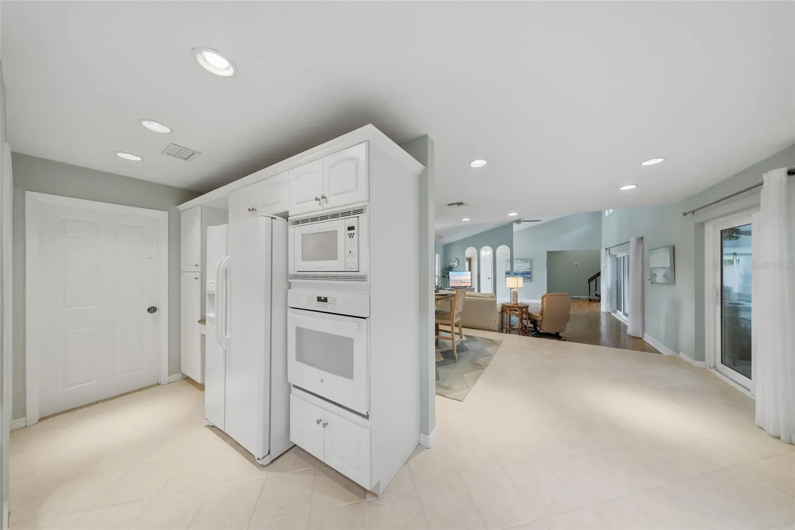 242 LOOKOUT POINT DR
