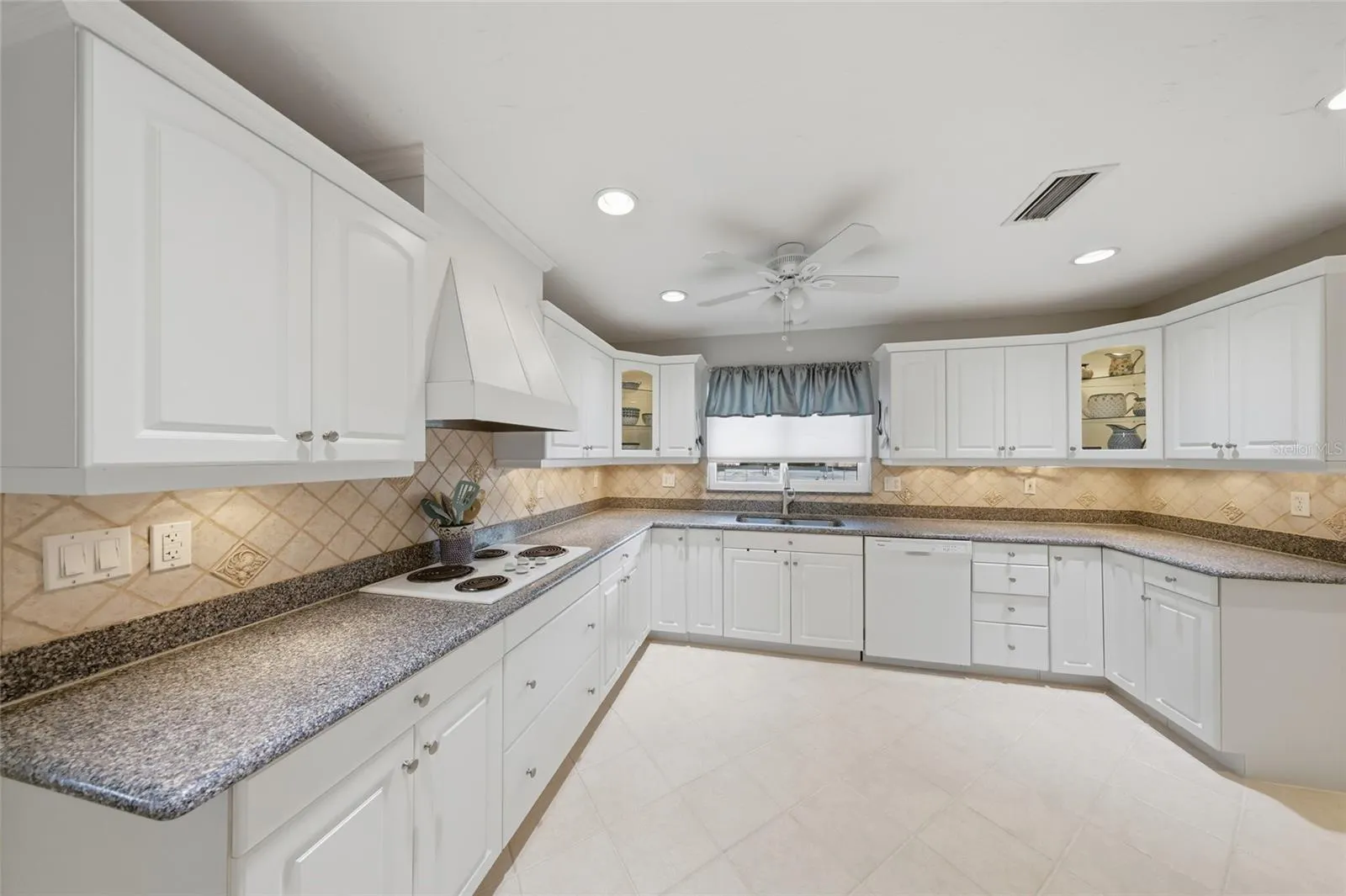 242 LOOKOUT POINT DR
