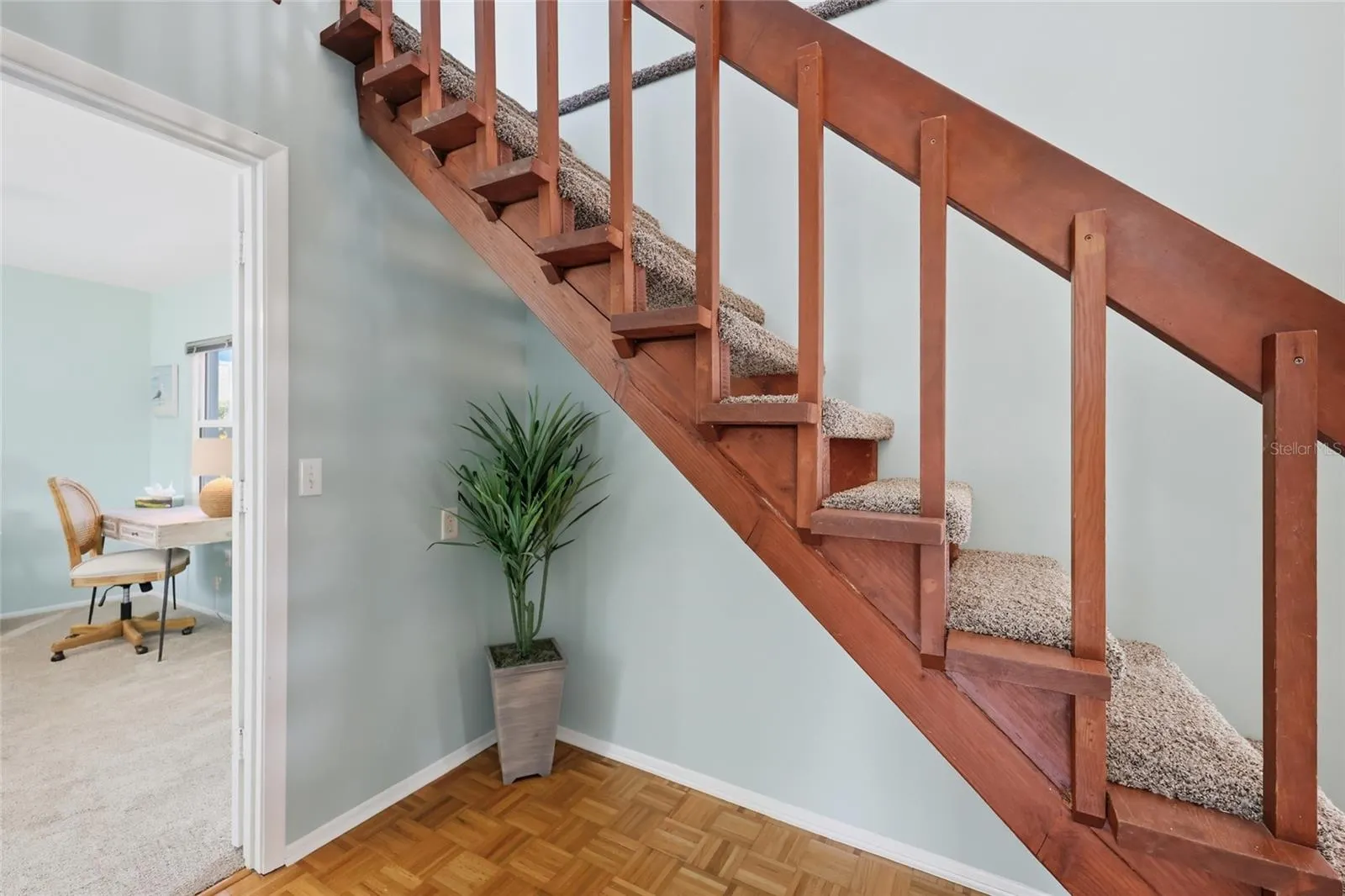 242 LOOKOUT POINT DR