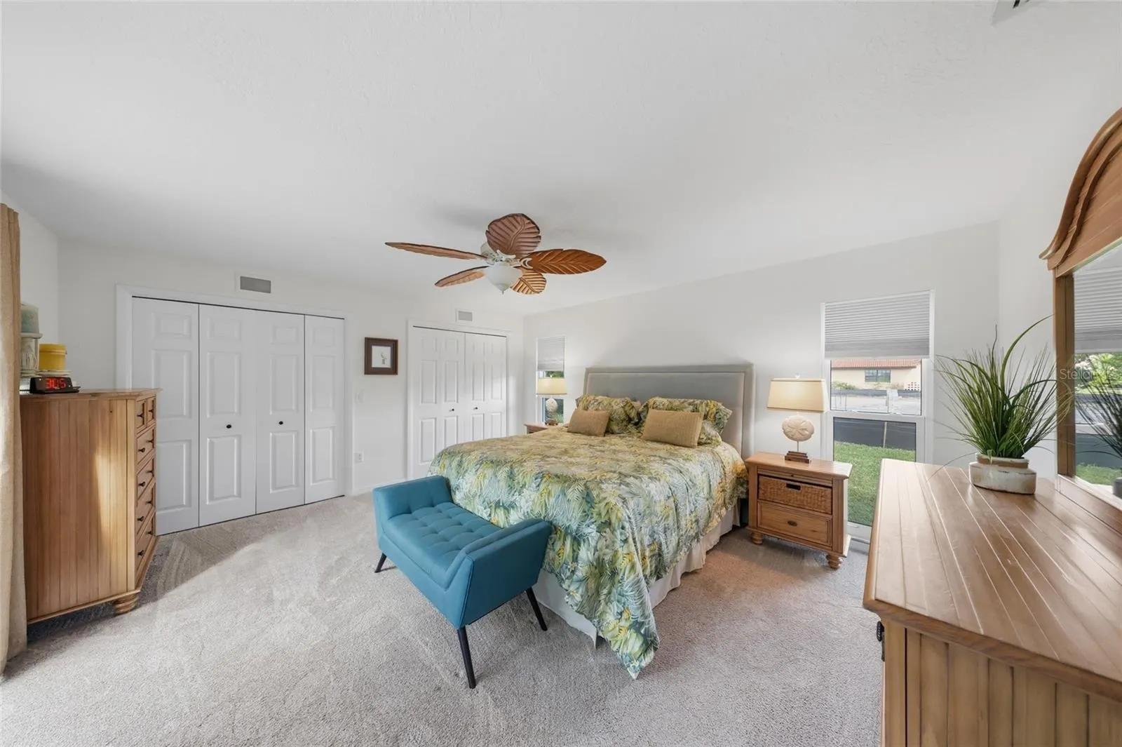 242 LOOKOUT POINT DR