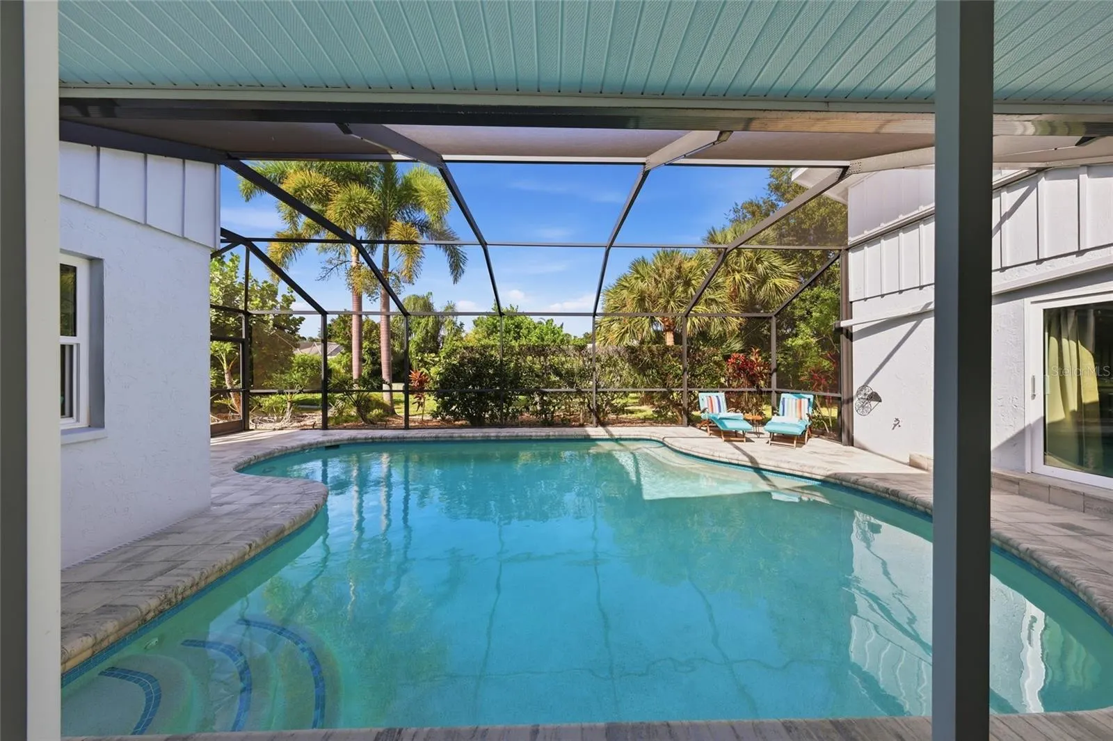 242 LOOKOUT POINT DR