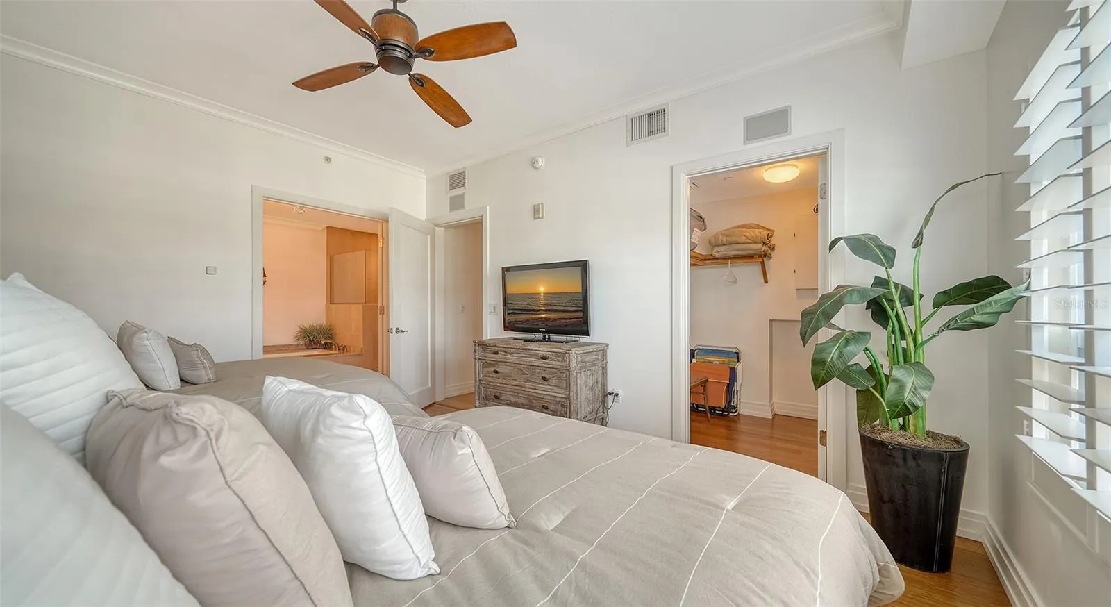 6512 MIDNIGHT PASS RD #206 #206