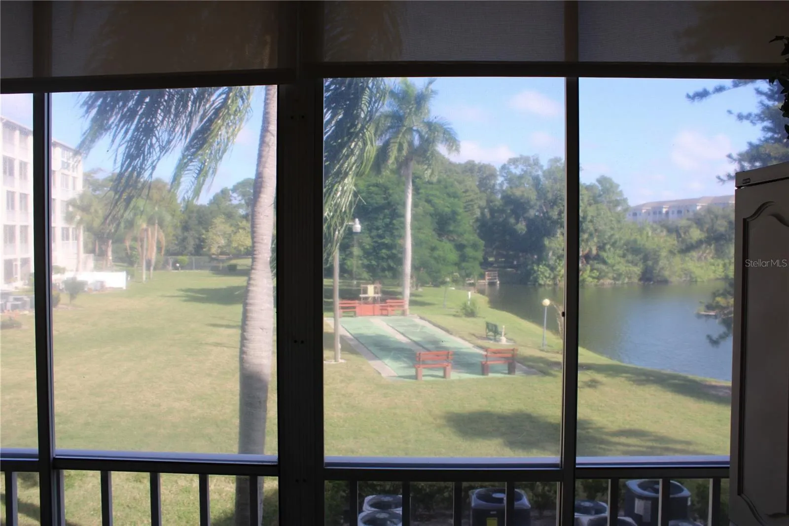 3561 LAKE BAYSHORE DR
