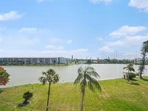 3561 LAKE BAYSHORE DR