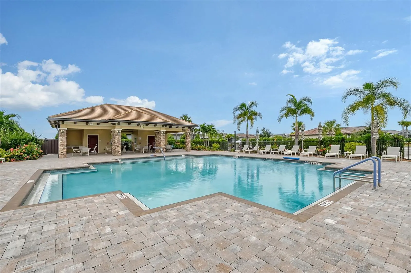 7608 SUMMERLAND CV
