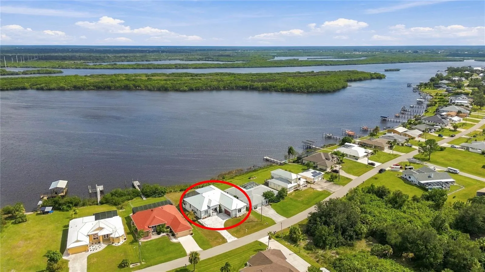 2228 HARBOUR DR